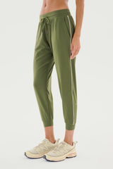 Airweight Jogger 7/8 with Piping