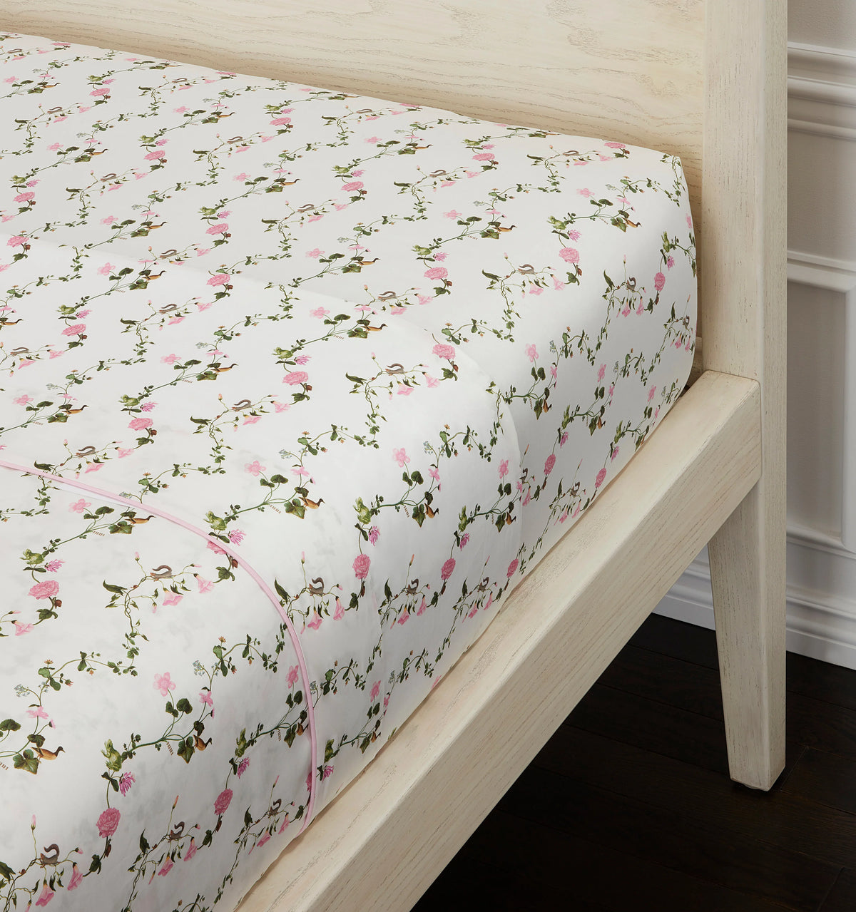 Couturebud The Fitted Sheet - Pink Pond Floral