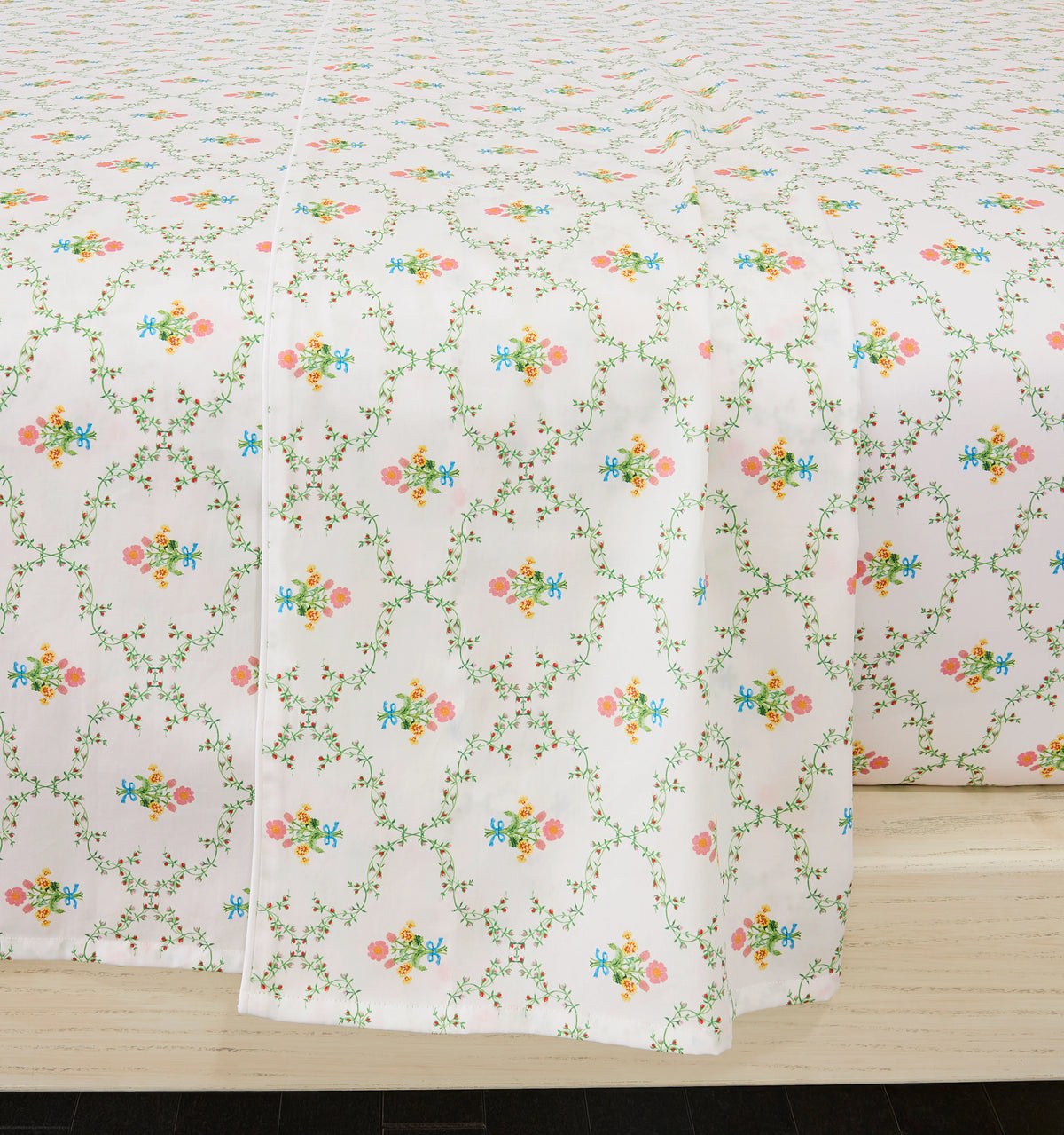 Couturebud The Top Sheet - Pastel Trellis