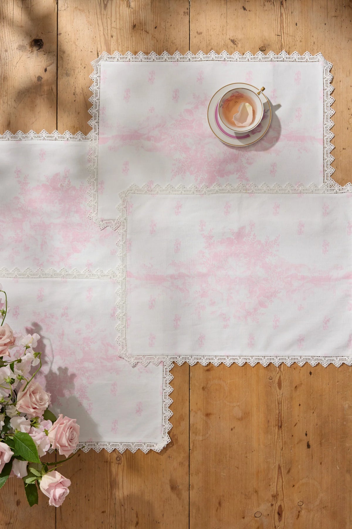 Pink Print Mat Printed Pink Victorian Place Mat - Set of 4 – Couturebud